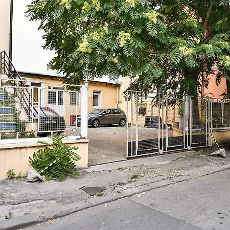 Central Flats With Free Parking Fast Wifi And Ac By Holiday Apartment Varna